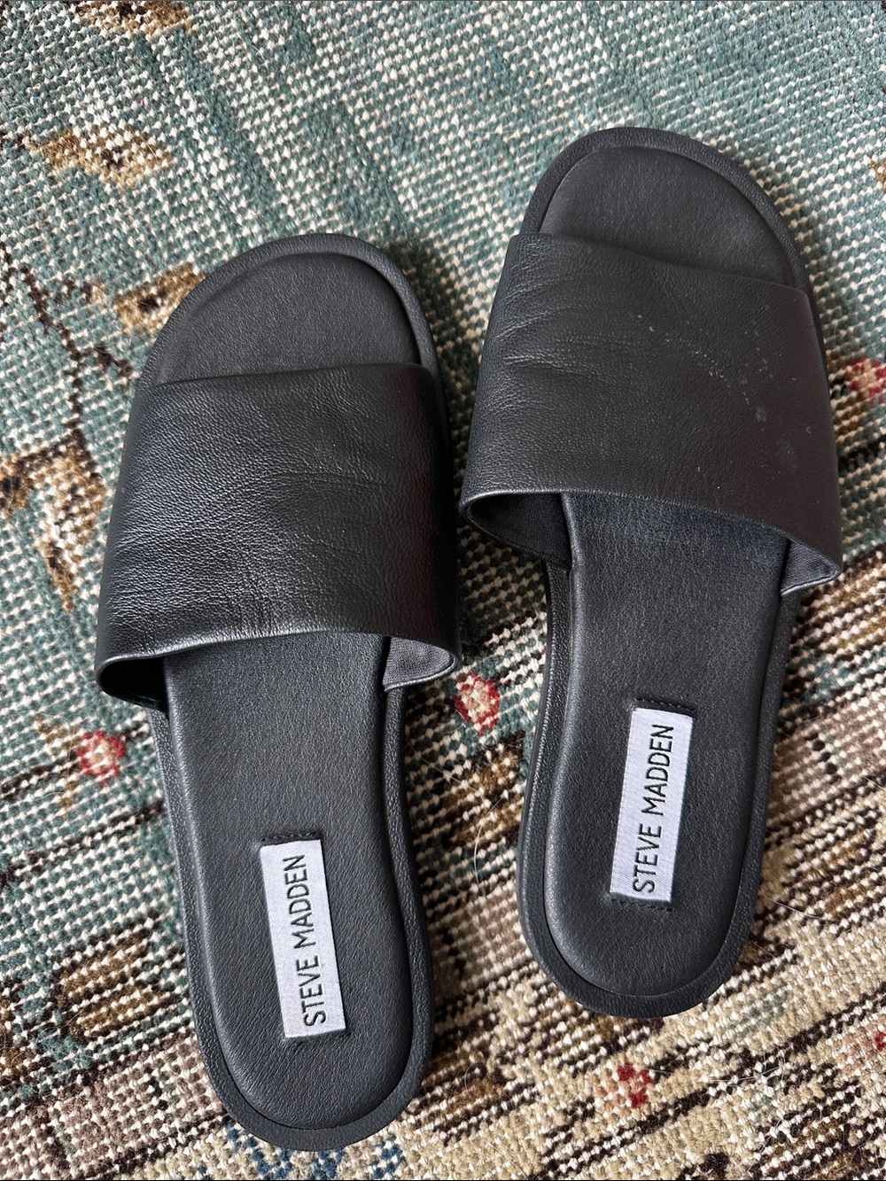 Steve Madden Black Leather Slide Sandals - Picture 3 of 3